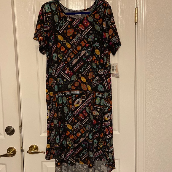 LuLaRoe Dresses & Skirts - Lularoe Carly hi-low dress.  Size 2XL and NWT